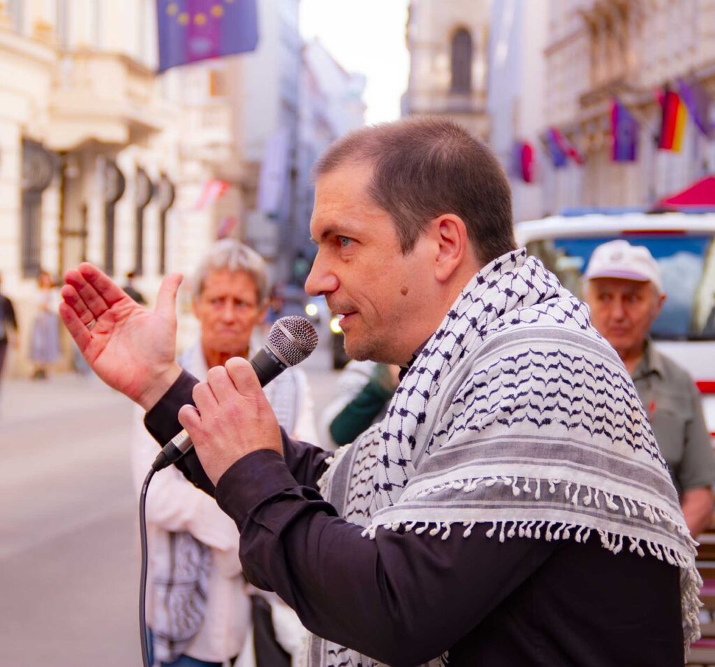 Martin Weinberger, Anmelder und Moderator